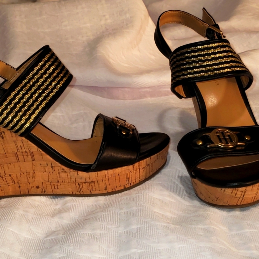 Wedge - Picture 5 of 14